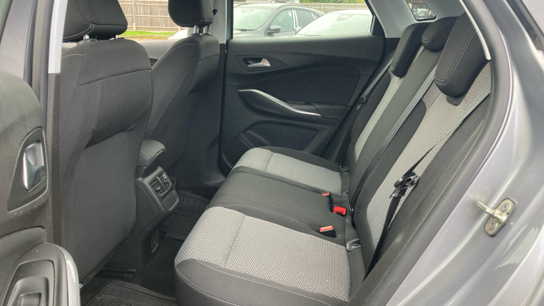 Vauxhall Grandland X 1.2 Turbo SE 5dr Petrol Hatchback